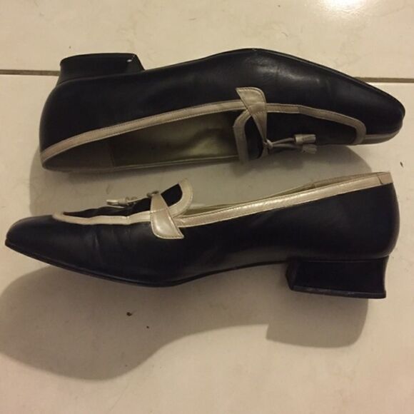 Vintage M. Jerrold by Margaret J - Picture 2 of 3